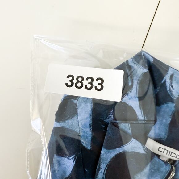 NWT Chico’s UPF Geo Mock Zip LS Top Navy Blue $85 - 2 Large - Picture 9 of 9